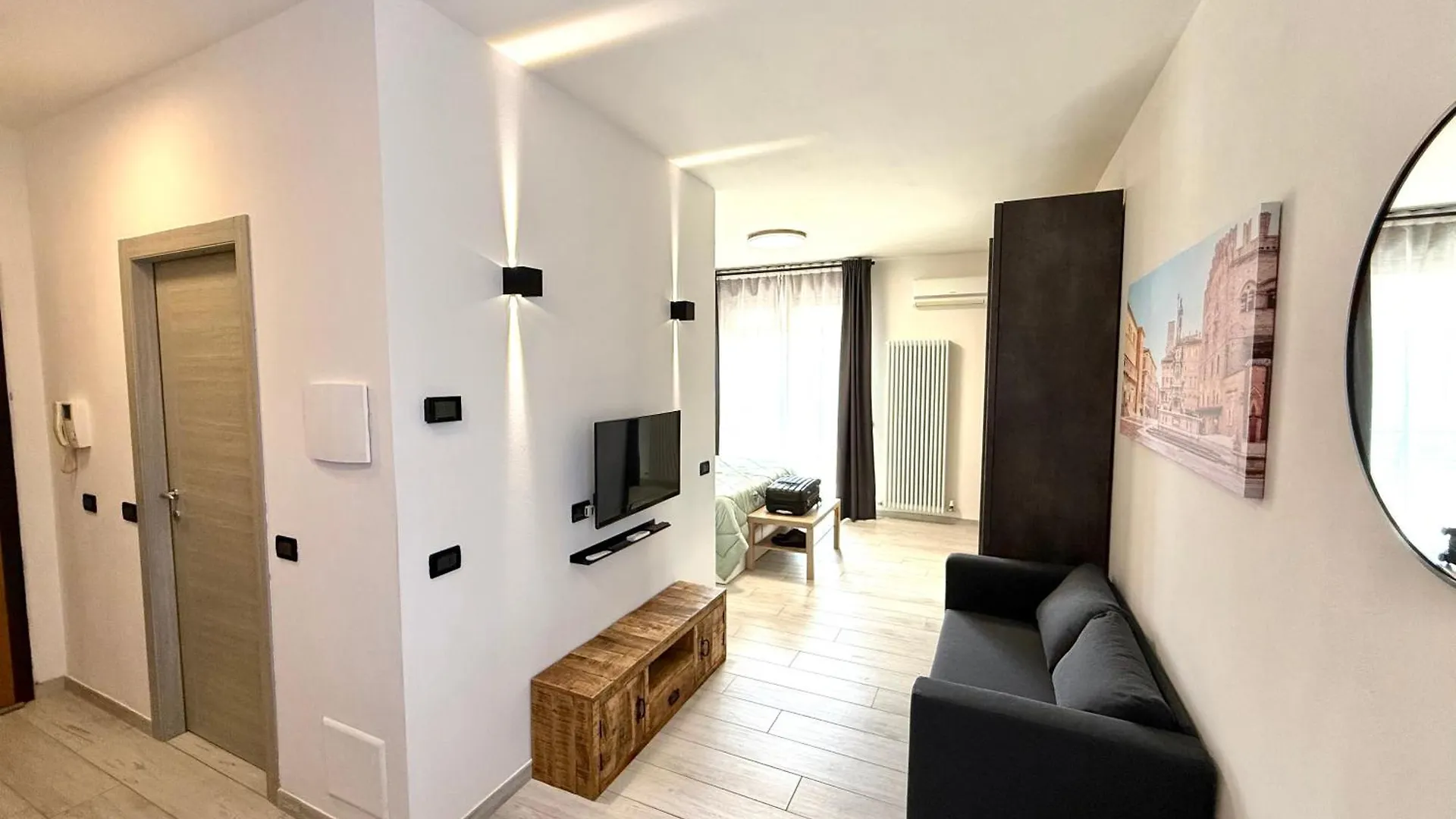 Urban Suite Bolonia 0*,